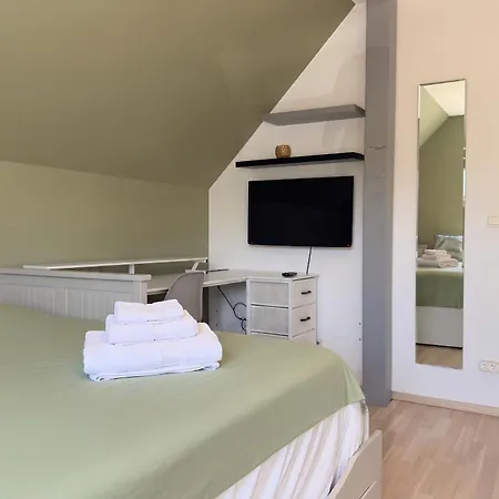 14 Piscine Chauffee, Jacuzzi Prive Climatise